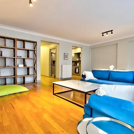 Appartement New Build With Modern Amenities And Balcony à Istambul Extérieur photo