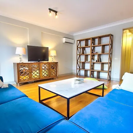 Appartement New Build With Modern Amenities And Balcony à Istambul Extérieur photo