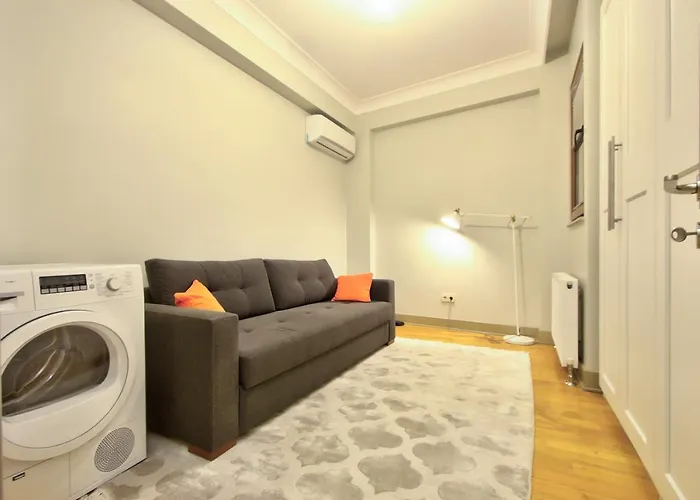 New Build With Modern Amenities And Balcony